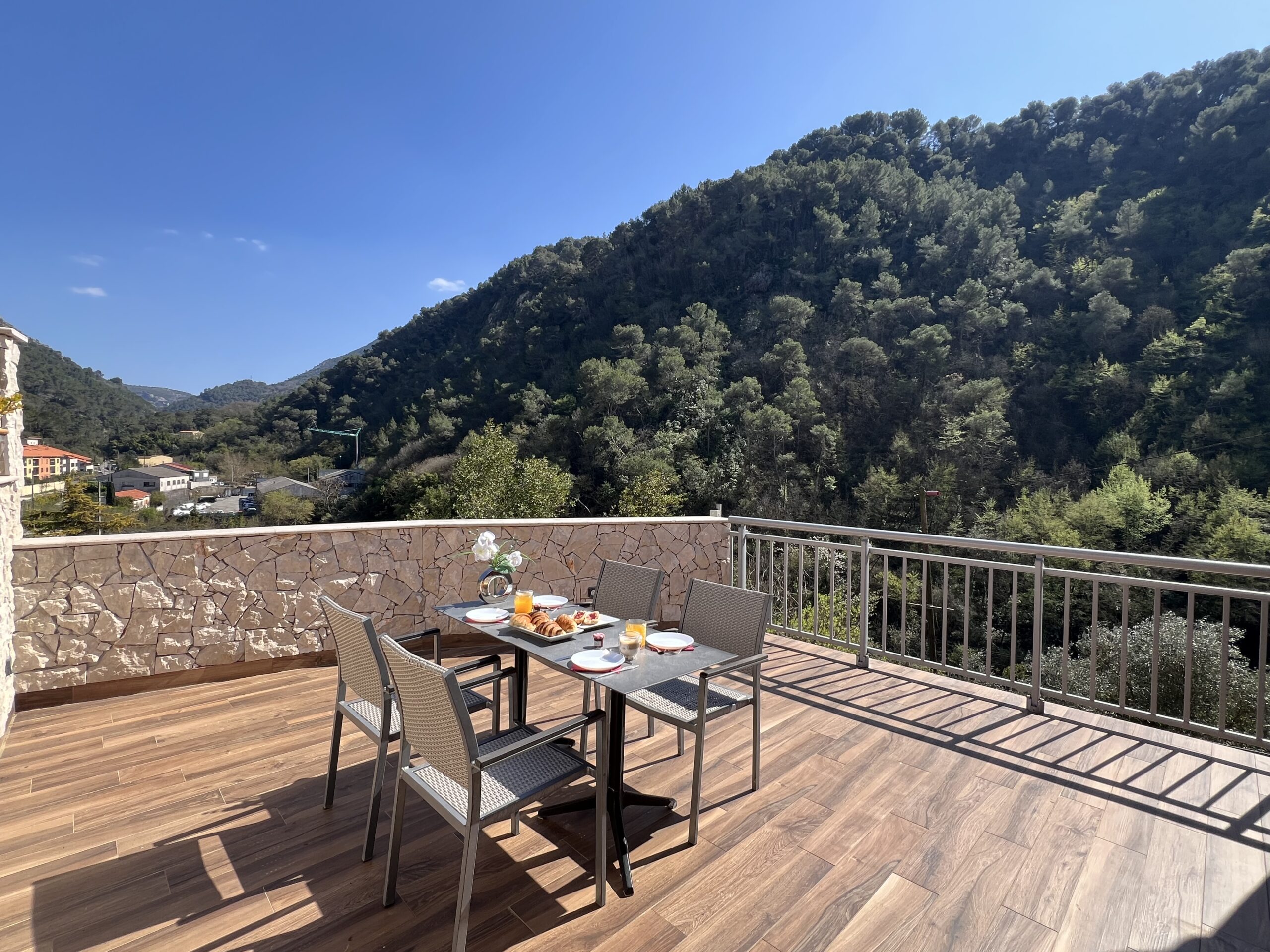 Duplex for rent in Paseo de Garcia Fària 3